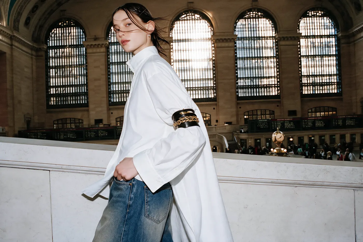 Balenciaga-inspired fashion campaign image, view 06