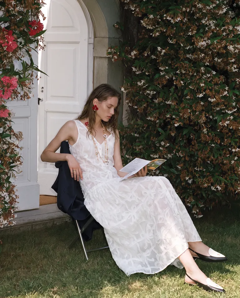 Chanel-inspired fashion campaign image, view 04