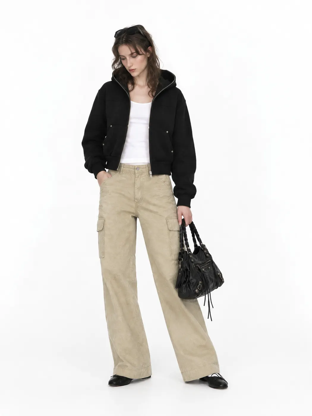 Full-body fashion e-commerce model image, view 21