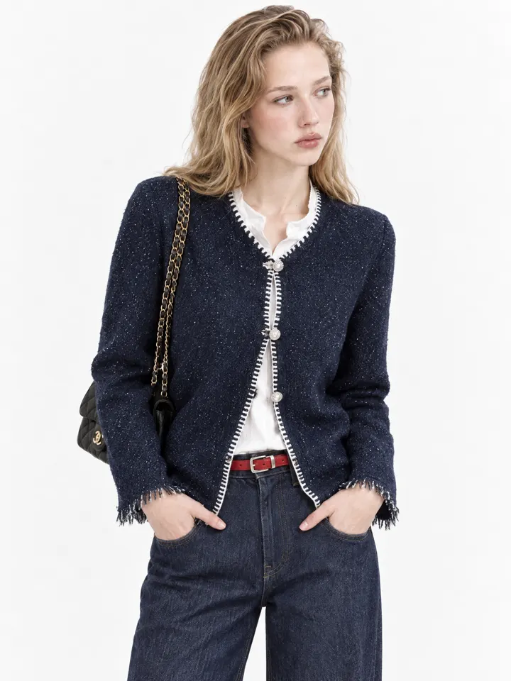 Half-body fashion e-commerce model image, view 09