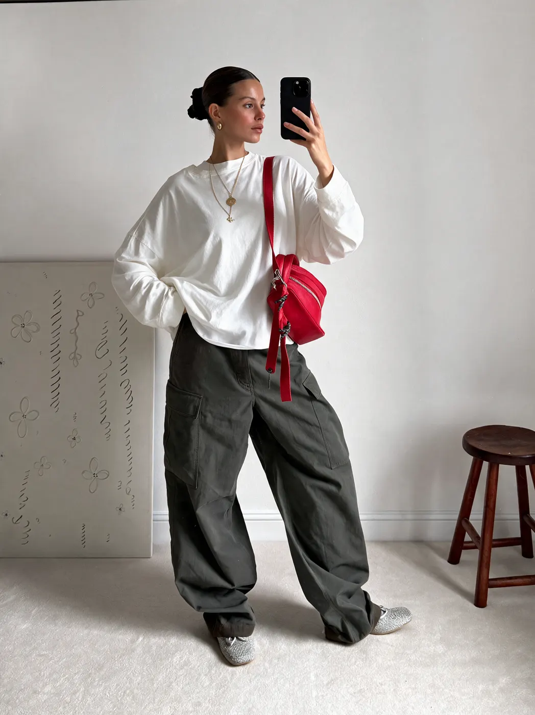 Everyday fashion styling in a casual lifestyle setting, view 30