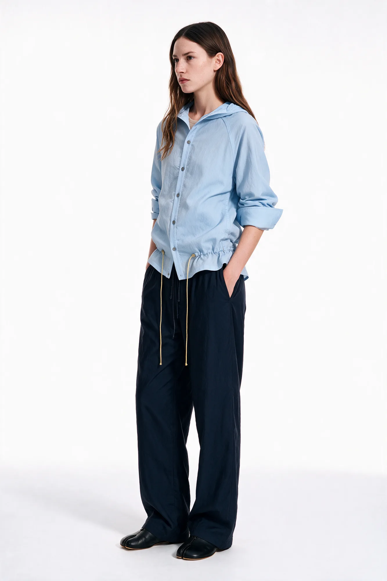 Full-body fashion e-commerce model image, view 01