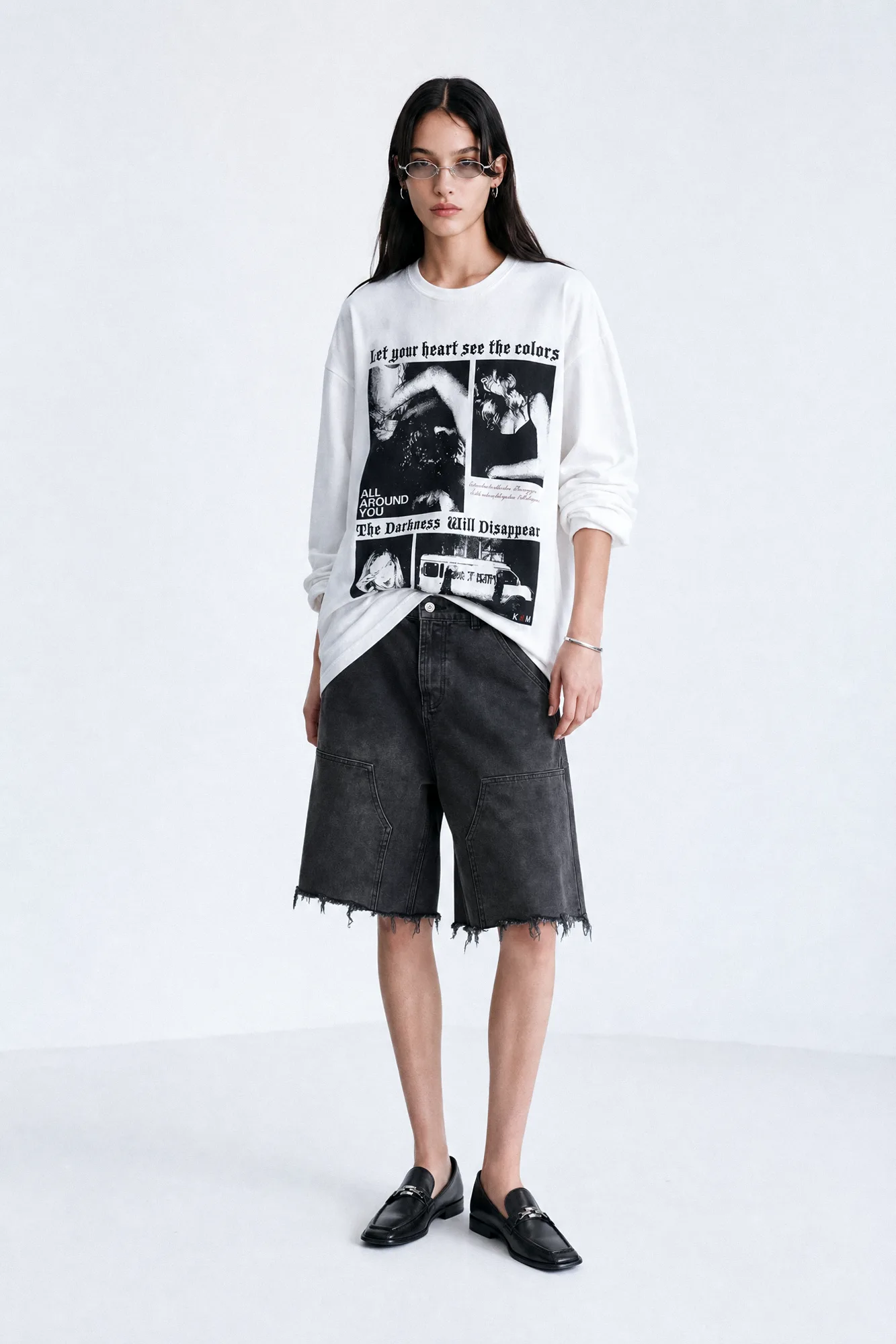 Full-body fashion e-commerce model image, view 03