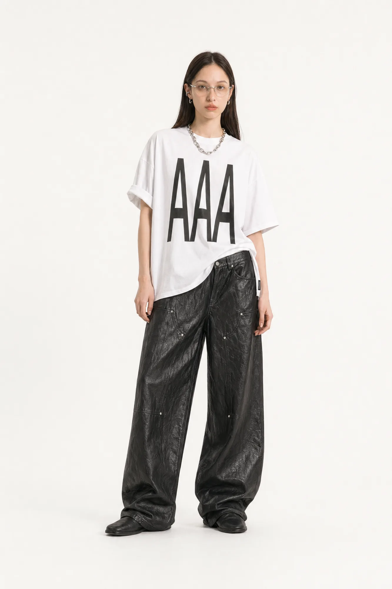 Full-body fashion e-commerce model image, view 11