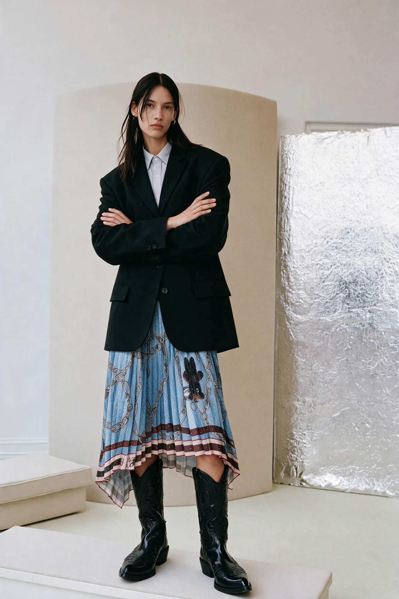 ACNE-inspired fashion lookbook image, view 09