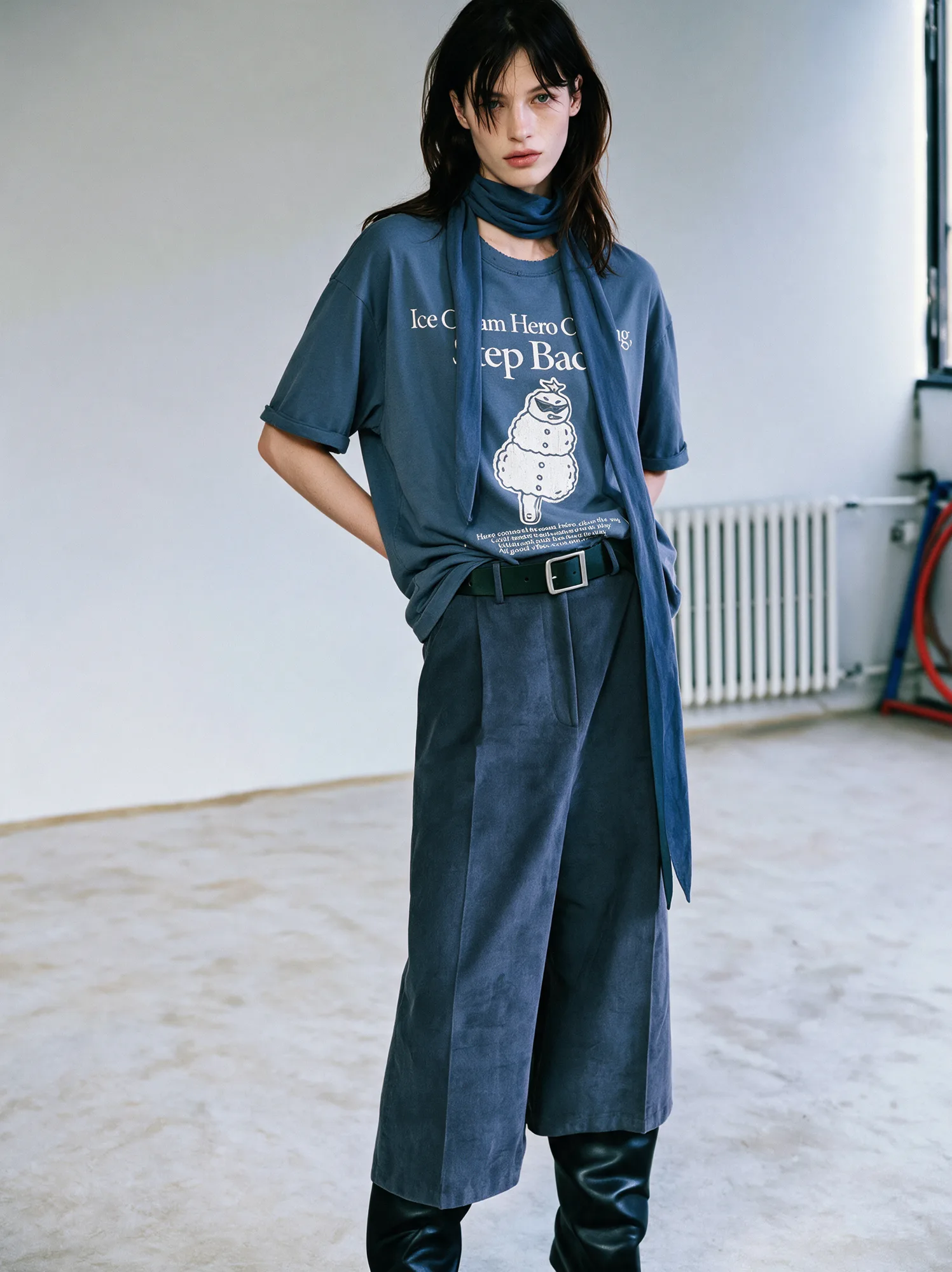 Everyday fashion styling in a casual lifestyle setting, view 08