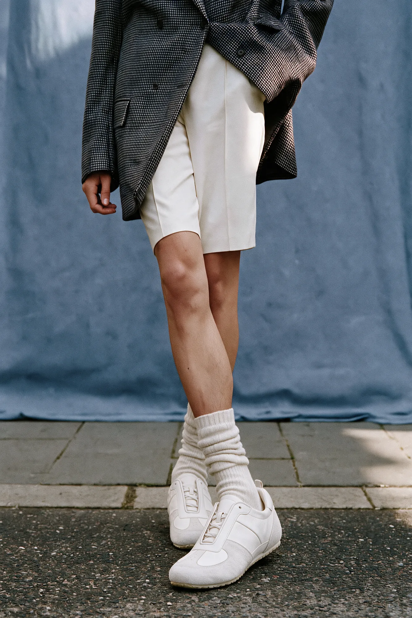 Everyday fashion styling in a casual lifestyle setting, view 14