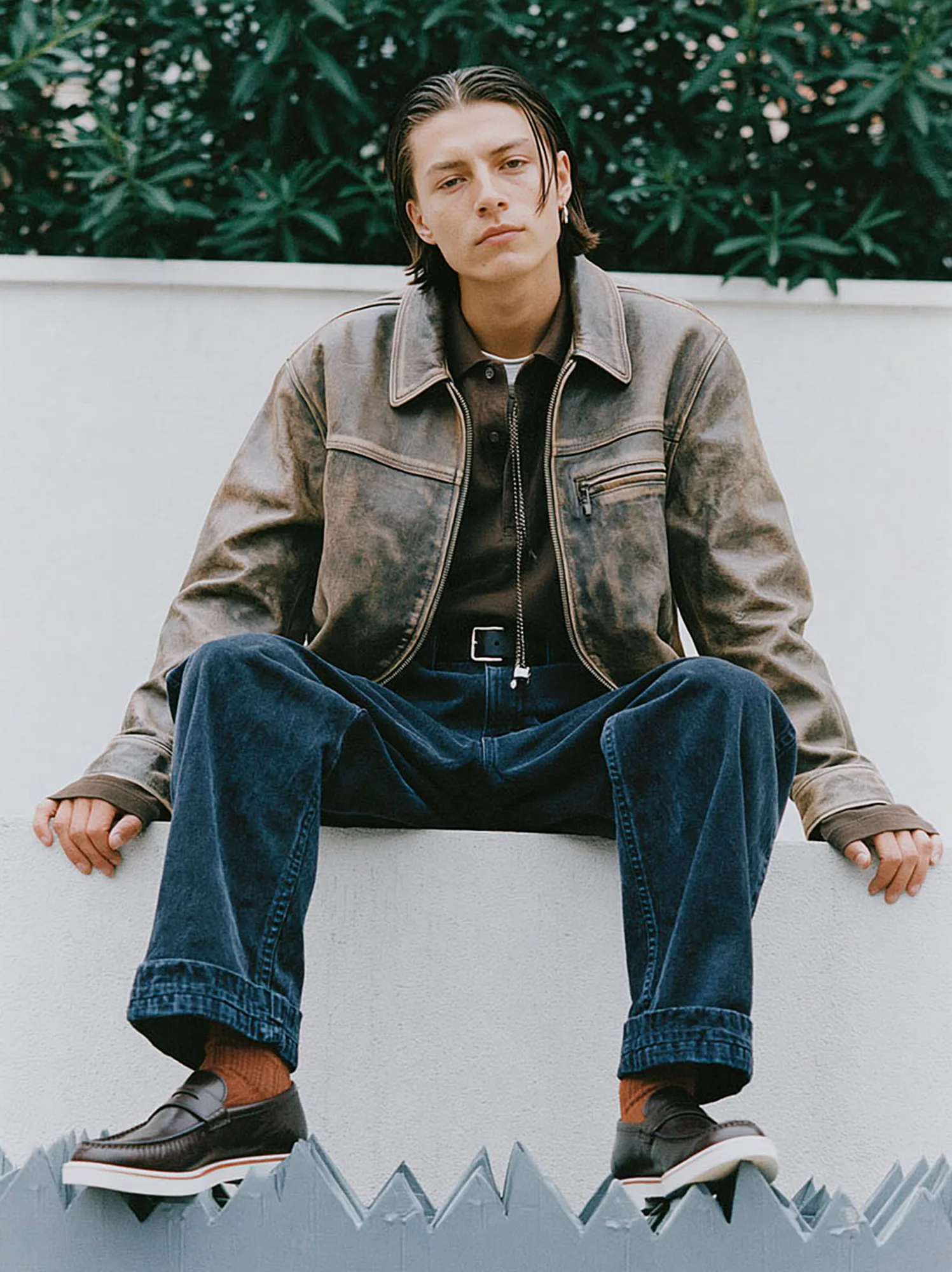 Everyday fashion styling in a casual lifestyle setting, view 18